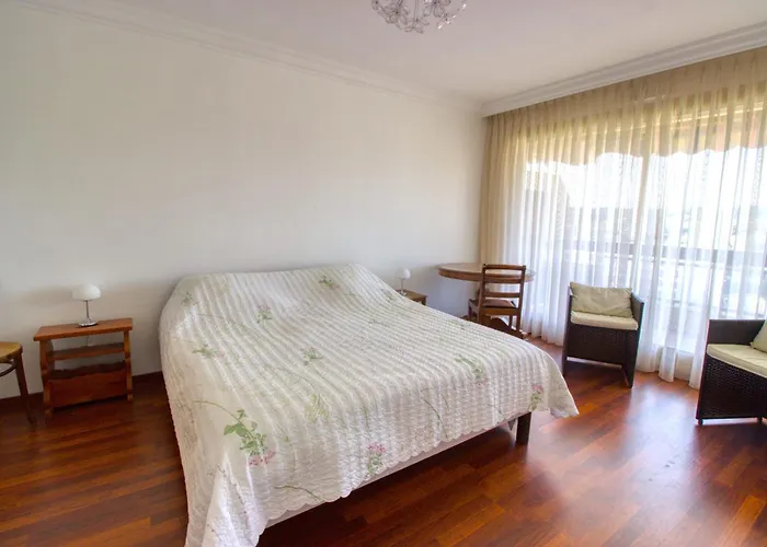 4 People - Swimming Pool And Tennis - Garage Lägenhet *