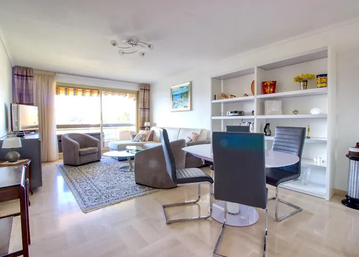 4 People - Swimming Pool And Tennis - Garage Lägenhet *