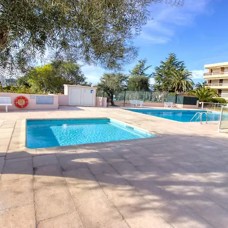 4 People - Swimming Pool And Tennis - Garage