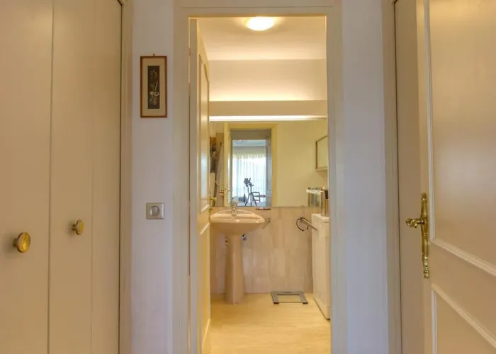 4 People - Swimming Pool And Tennis - Garage Антіб